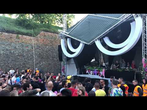 [4K] Lee Burridge drops "RÜFÜS DU SOL - Innerbloom" @NSNS 2019 by Grotto - The Way Of Life.