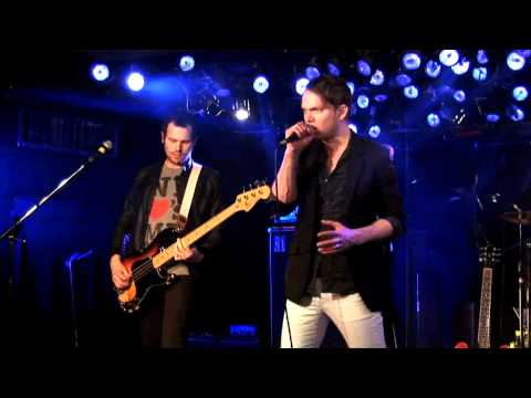Atomic Tom - Take Me Out - Live On Fearless Music HD