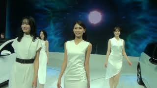 JMS2023  BYD ブース ランウェイ ステージショー 七瀬なな 遊馬りえ ちゃんナナ 千聖 さん① ジャパンモビリティショー