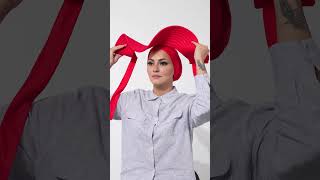 حجاب أحمر شاطئ