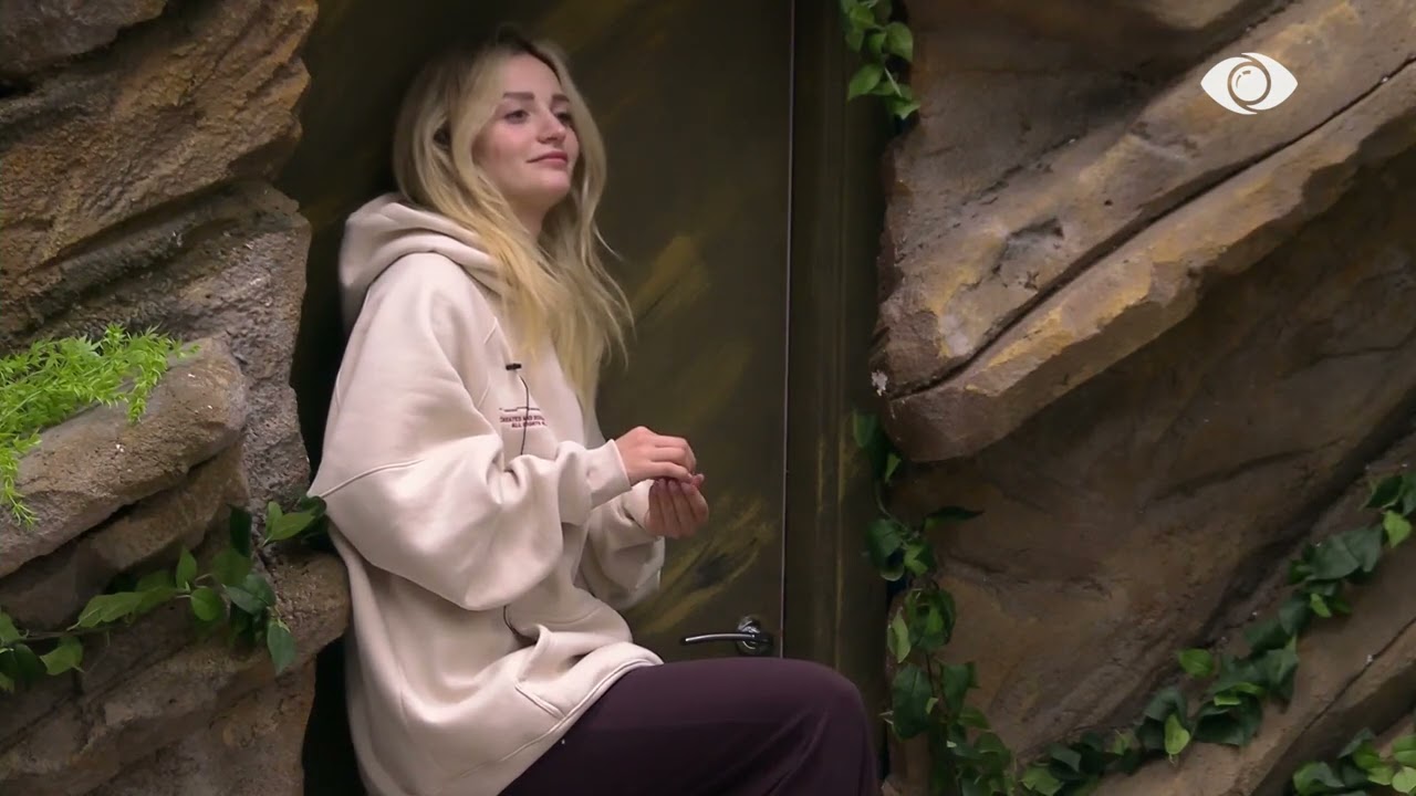 Të duhet gjë tjetër?/ 'Puthje' mes Selin dhe Gimbos: Dashurinë tënde