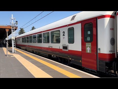 Intercity 605 Milano C.le - Lecce composto da carrozze Frecciabianca