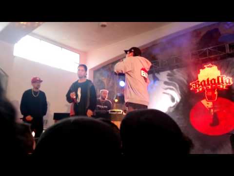 Pepe Grillo vs DrefQuila // Octavos De Final // Redbull Batalla de los Gallos La Serena 2016