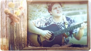 יאיר הראל – להיות בשבילך (הקליפ הרשמי) - התמונה מוצגת ישירות מתוך אתר האינטרנט יוטיוב. זכויות היוצרים בתמונה שייכות ליוצרה. קישור קרדיט למקור התוכן נמצא בתוך דף הסרטון