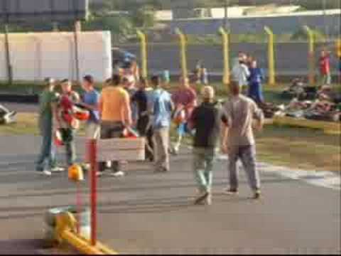 Campeonato de Kart " É tudo 13 " Briga!!