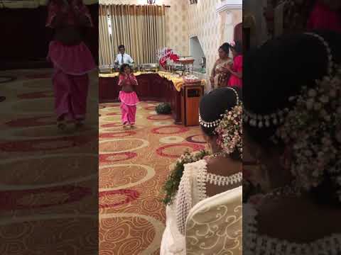 ටීචගෙ වෙඩින් එකේදි ටීච ඉස්සරහ දුව දාපු ඩාන්ස් එක