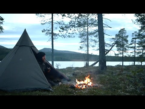 3 days solo bushcraft trip - rain, fishing, canvas tent, log cabin, homemade axe and knife etc.