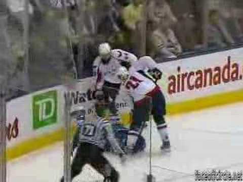 Steve Eminger injures Alexei Ponikarovsky with bad hit