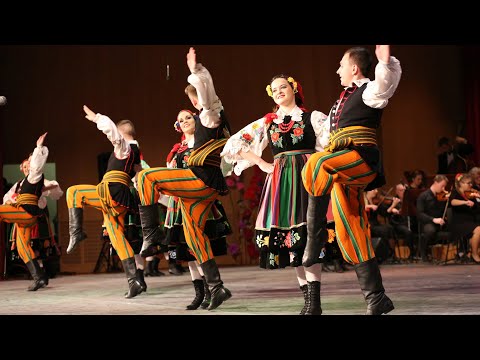 Kujawiak z oberkiem - 40 lecie Zespołu Pieśni i Tańca Uniwersytetu Rzeszowskiego "Resovia Saltans"