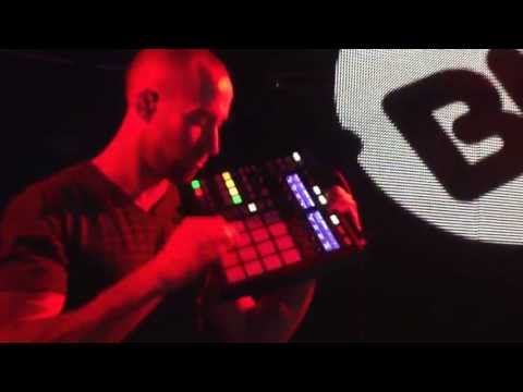 Bass Kleph @ Marquee Sydney - Live Maschine performance of Afrojack & Steve Aoki - No Beef