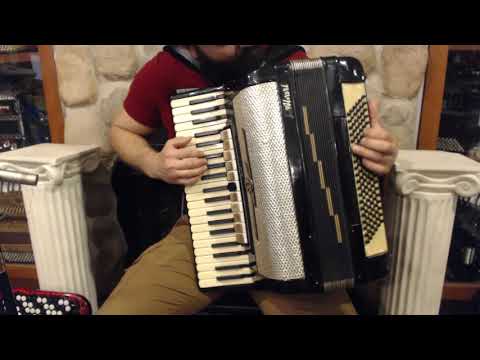 4372 - Black Alvari Piano Accordion LMMH 41 120 $599