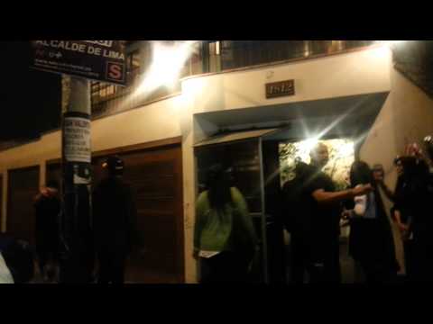140602 MBLAQ - Entrando no Restaurante coreano 'Dos hermanos'