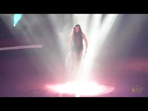 Hula hoop act by Geraldine 2523 / 2 / www.maximaaa.com