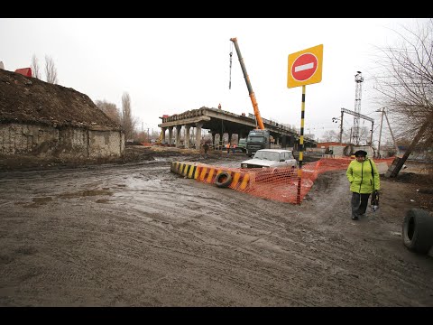 Через рельсы и по грязи — как воронежцы обходят виадук
