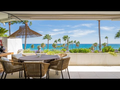 Beachfront Penthouse with Panoramic Sea Views, Puerto Banús | €5.950.000 | Marbella Hills Homes