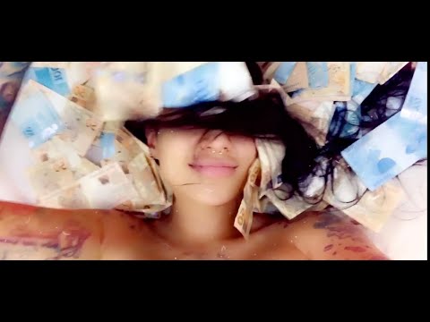 FAZENDO DINHEIRO - MC MARCELLY  (Clipe Oficial)