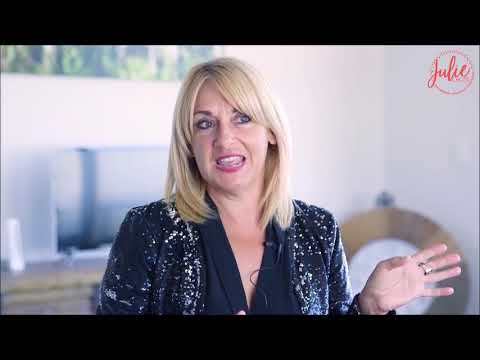 Julie Cross (Showreel)