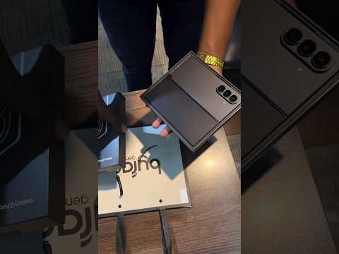 Unboxing Samsung galaxy Fold 7