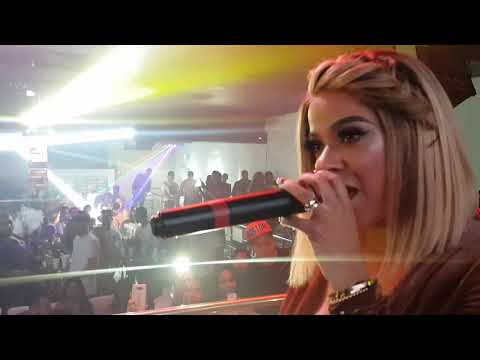 La insuperable cantando Que hable el dinero remix en San Francisco