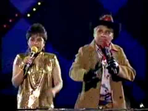 Rahimah Rahim & Dato' Ahmad Daud - Medley