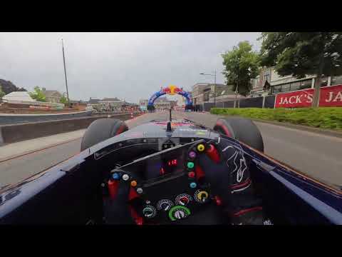 POV: Mit einem V10-Formel-1-Auto durch die Stadt fahren! | von Ingo Gerstl