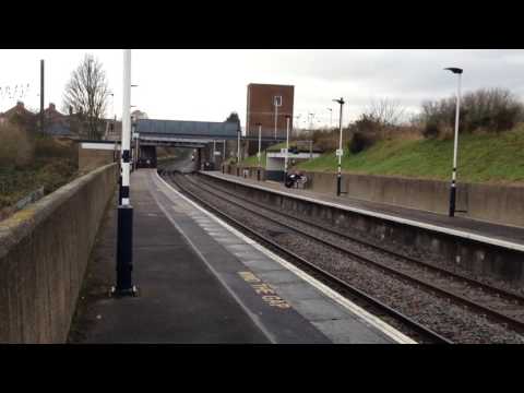 (HD) 20312 & 20302 passing Retford with the 3S13 01/12/2016
