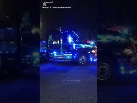 Desfile de Camiones Iluminados. Ciudad Vieja