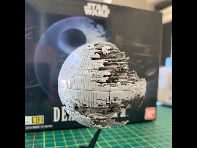Vídeo relacionado con Bandai Hobby - Star Wars - 013 Death Star II Kit de modelo de vehículo
