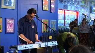 They Might Be Giants - Can&#39;t Keep Johnny Down (Live at Amoeba)