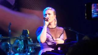 Kelly Clarkson - Because Of You (8/31/13 - Hartford,CT)