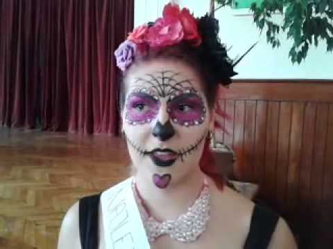 Najkrajšia helovínska maska na zlatomoraveckom gymnáziu!