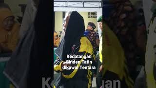 Download lagu Kedatangan Sinden Tatin dikawal Tentara mp3