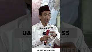 Download lagu Begini Reaksi Orang Tua UAS saat Lanjut S3 - Ustadz Abdul Somad #UAS mp3