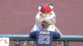 ATL@ARI: Baxter's dance moves crack up Chris Johnson