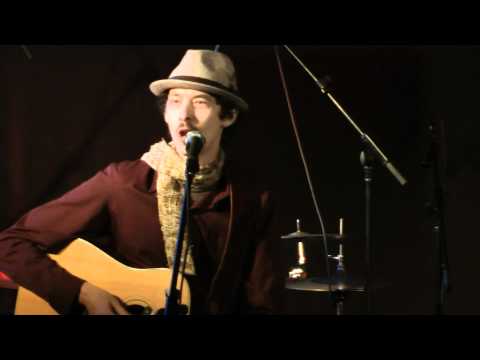 Luke Escombe - Golden Retriever - Live at the Manly Fig 2011/5/27