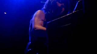 She & Him - Roll Over Beethoven [Melkweg 06.05.2010]