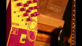 Video thumbnail for Snazzy FX Tracer City guitar pedal by musictoyznetwork