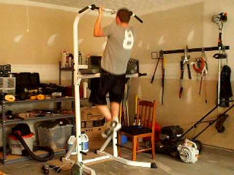 Kevin Webb doing 16 Proper Form Marine Corps Style Pull-Ups | USMC PFT