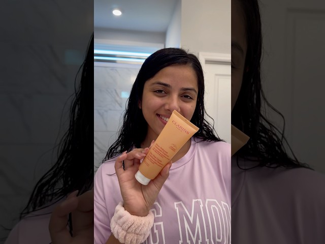 Vídeo relacionado con Clarins Gentle Express Exfoliating Cleanser - 125ml