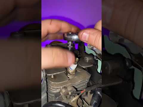 Adjusting valves on a ProCraft T5600 trimmer
