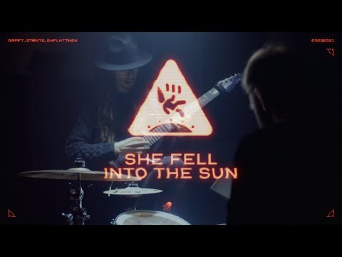 GRAPEFRUIT /// ASTRONAUTS - GRAPEFRUIT ASTRONAUTS /// SHE FELL INTO THE SUN