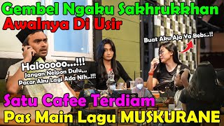 Download lagu Gembel Ngaku Sakhrukkhan, Awalnya Diusir, Satu Cafe Terdiam Pas Main Lagu MUSKURANE mp3