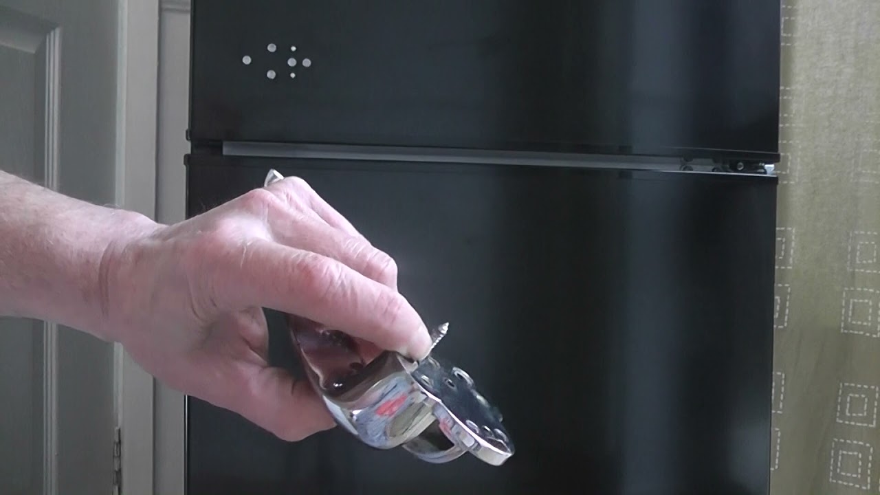 Watch video Montpellier Fridge Freezer, fitting handles. Now Montpellier Fridge Freezer, fitting handles.