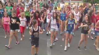 preview picture of video 'Flashmob - Campus de Baloncesto La Guancha 2013'