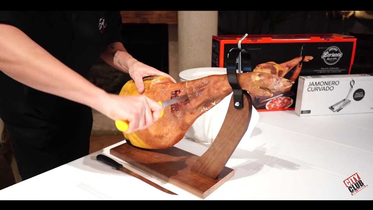 Armado de jamonero y corte de paleta