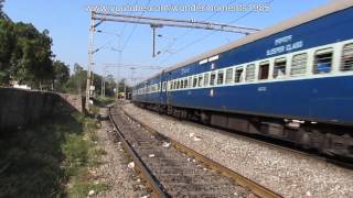 preview picture of video 'ED WAP4 Simhapuri Superfast Honks And Curves Away Bibinagar.'
