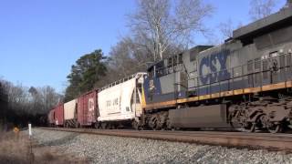 preview picture of video 'CSX Q647-30 climbs the grade at Vinemont, AL - December 31, 2011'