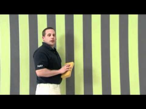 Dulux_ How to hang Feature Wallpaper.m4v