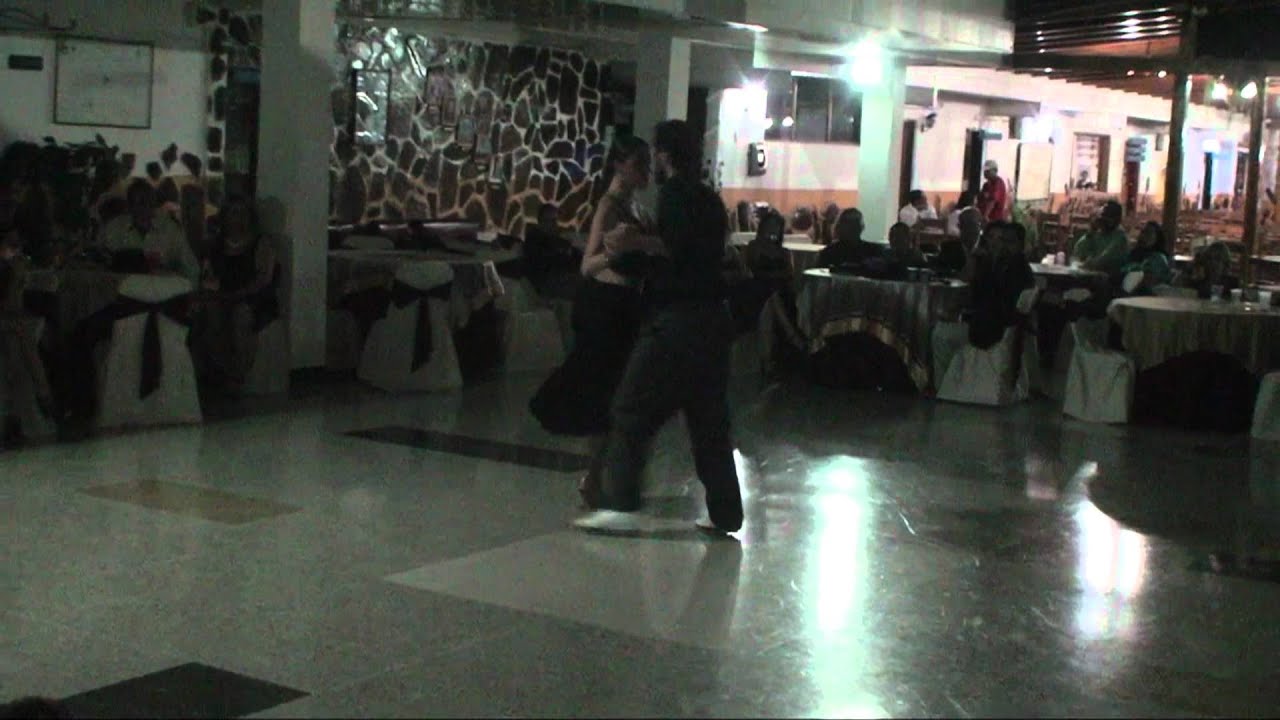 Pablo Rodríguez y Natasha Lewinger en Barquisimeto. Cuarto tema:  Volver (Hugo díaz)