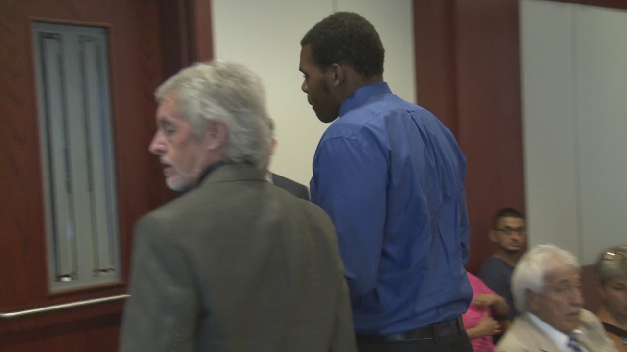 Lobo pleads ‘not guilty’ to breaking and entering